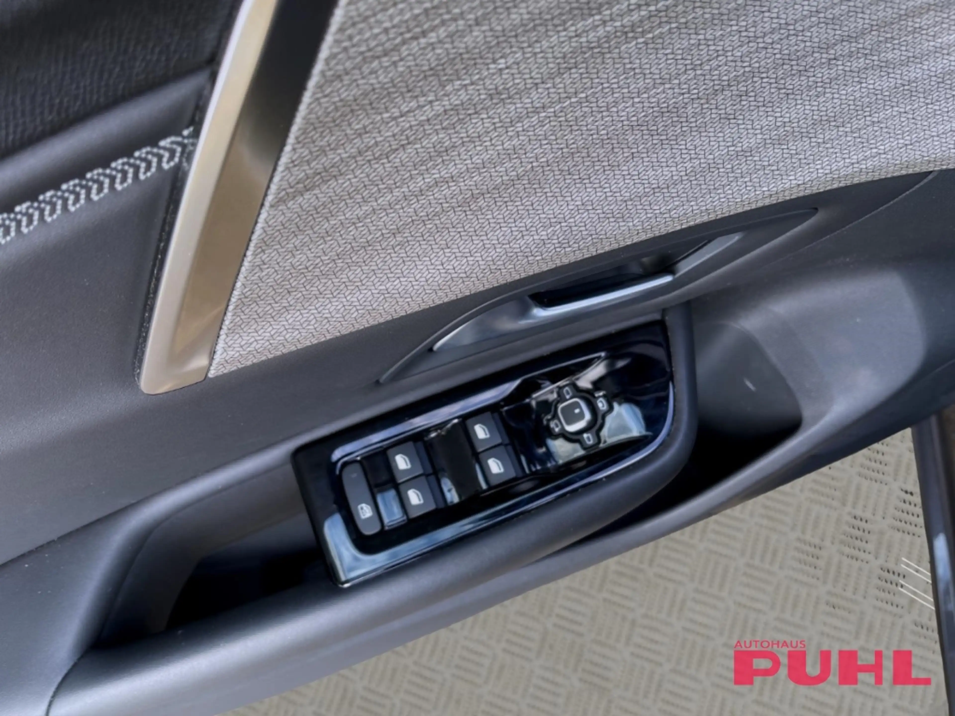 Citroen C5 X Shine Hybrid HUD Navi Soundsystem El. Heckklappe A — photo 15