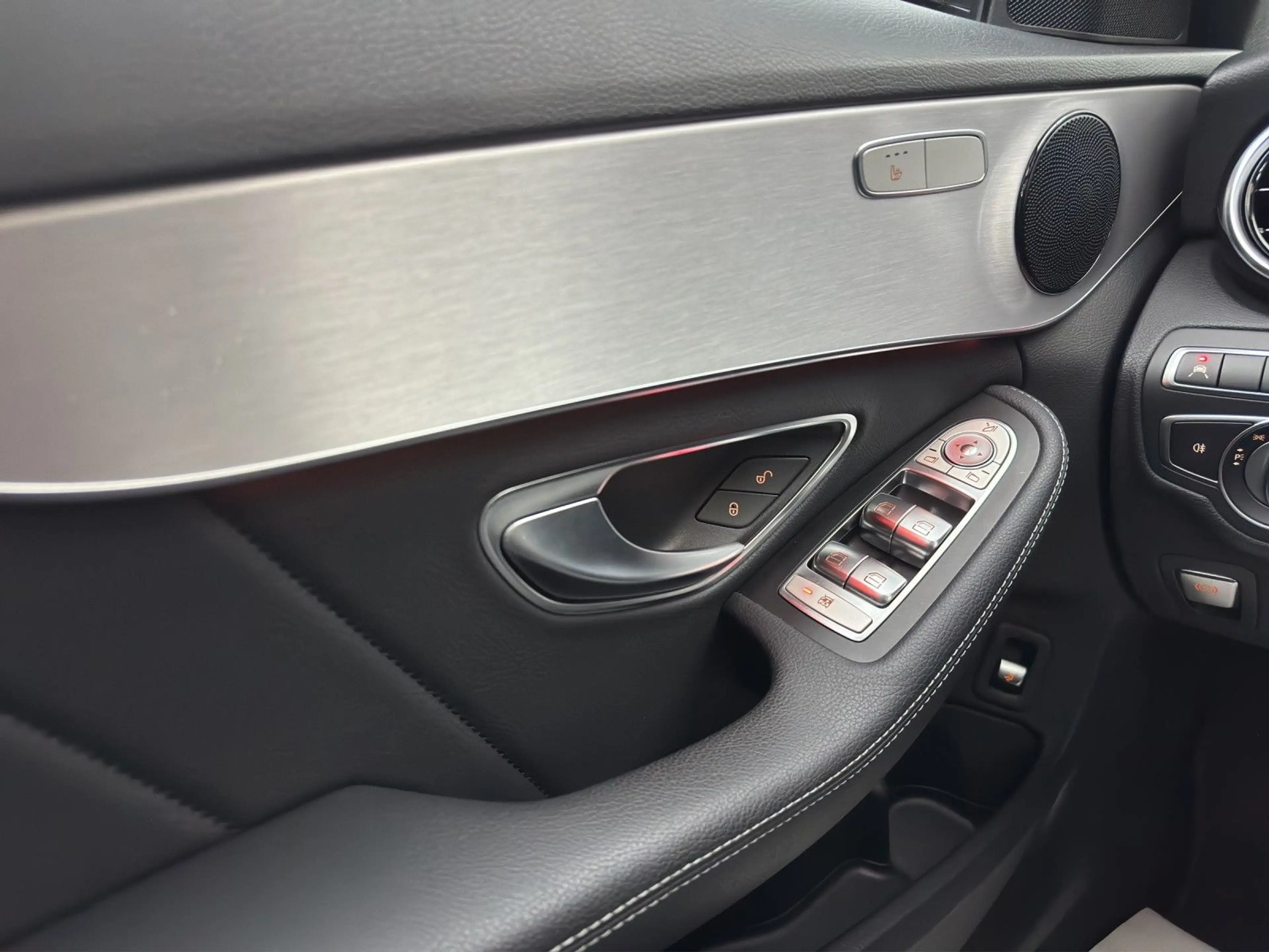 Mercedes-Benz C 180 Lim. CGI AMG Line*Schiebedach*LED*9G-Tron — photo 13