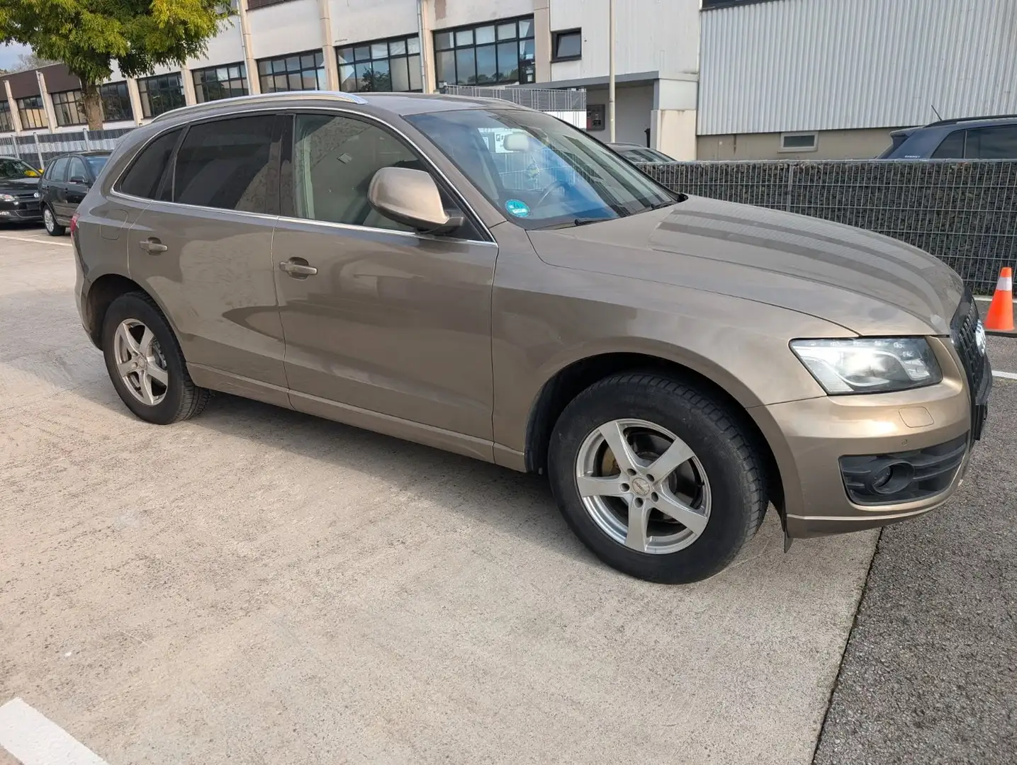 Audi Q5 2.0 TFSI  quattro Kamera, Anhängerkupplung Beige - 1