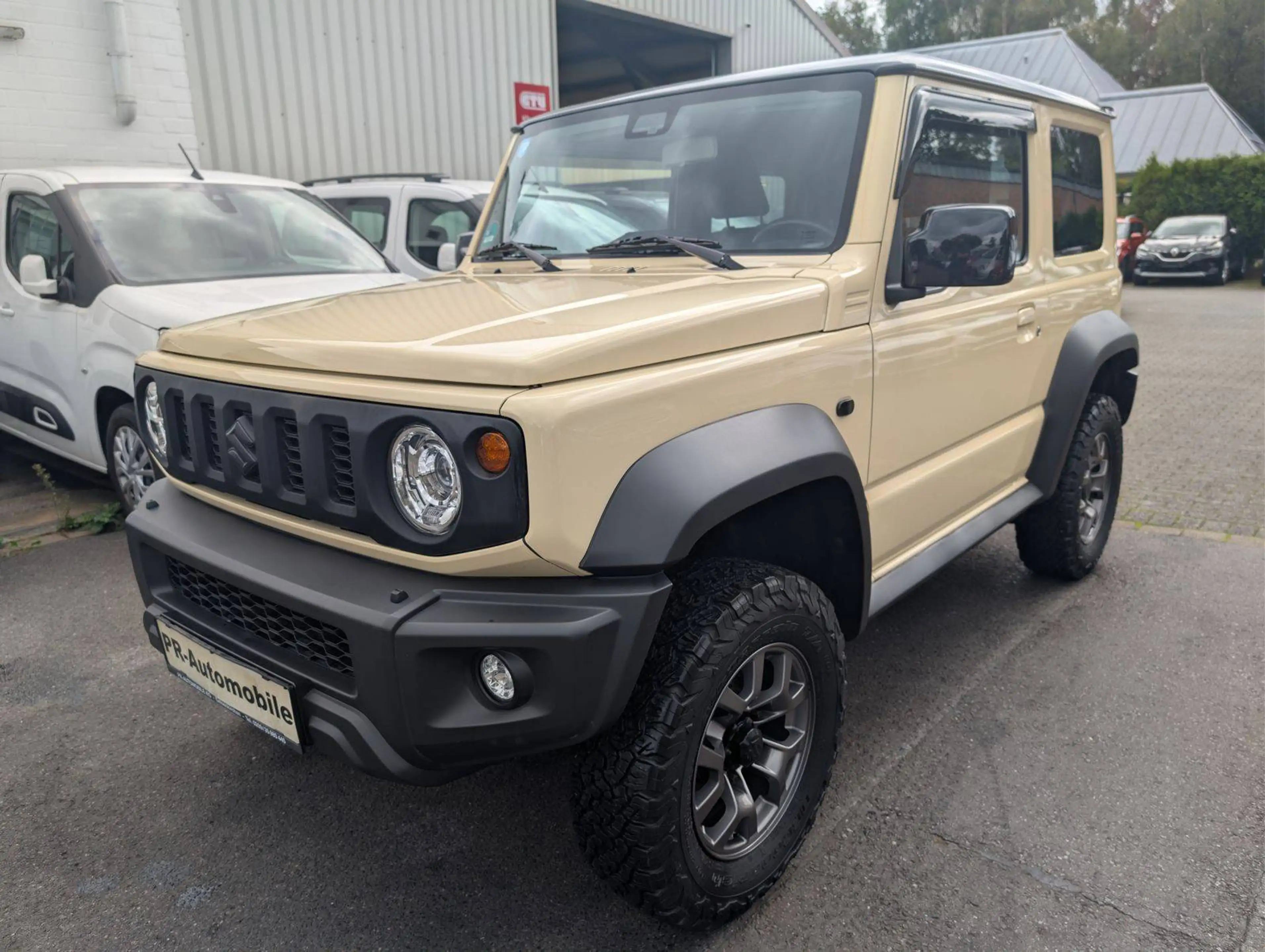 Suzuki Jimny Comfort+ AllGrip Navi/Alufelgen/Höherlegung