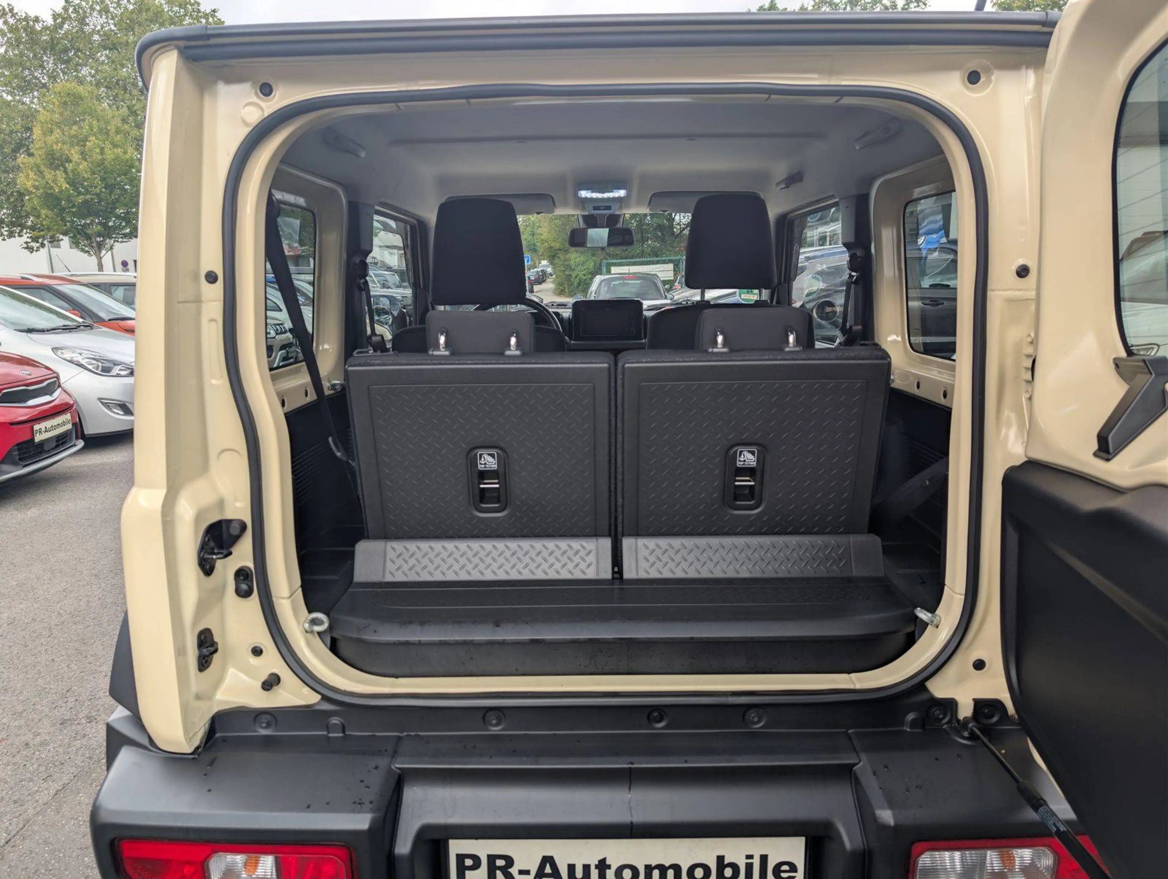 Suzuki Jimny Comfort+ AllGrip Navi/Alufelgen/Höherlegung — photo 9