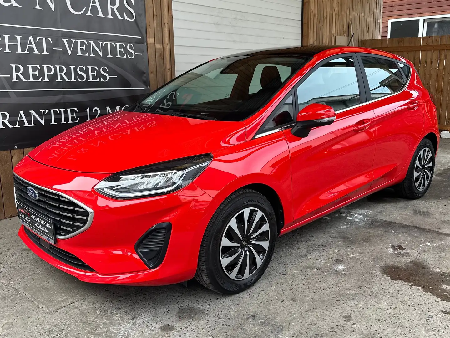 Ford Fiesta 1.0 EcoBoost Titanium Rood - 1