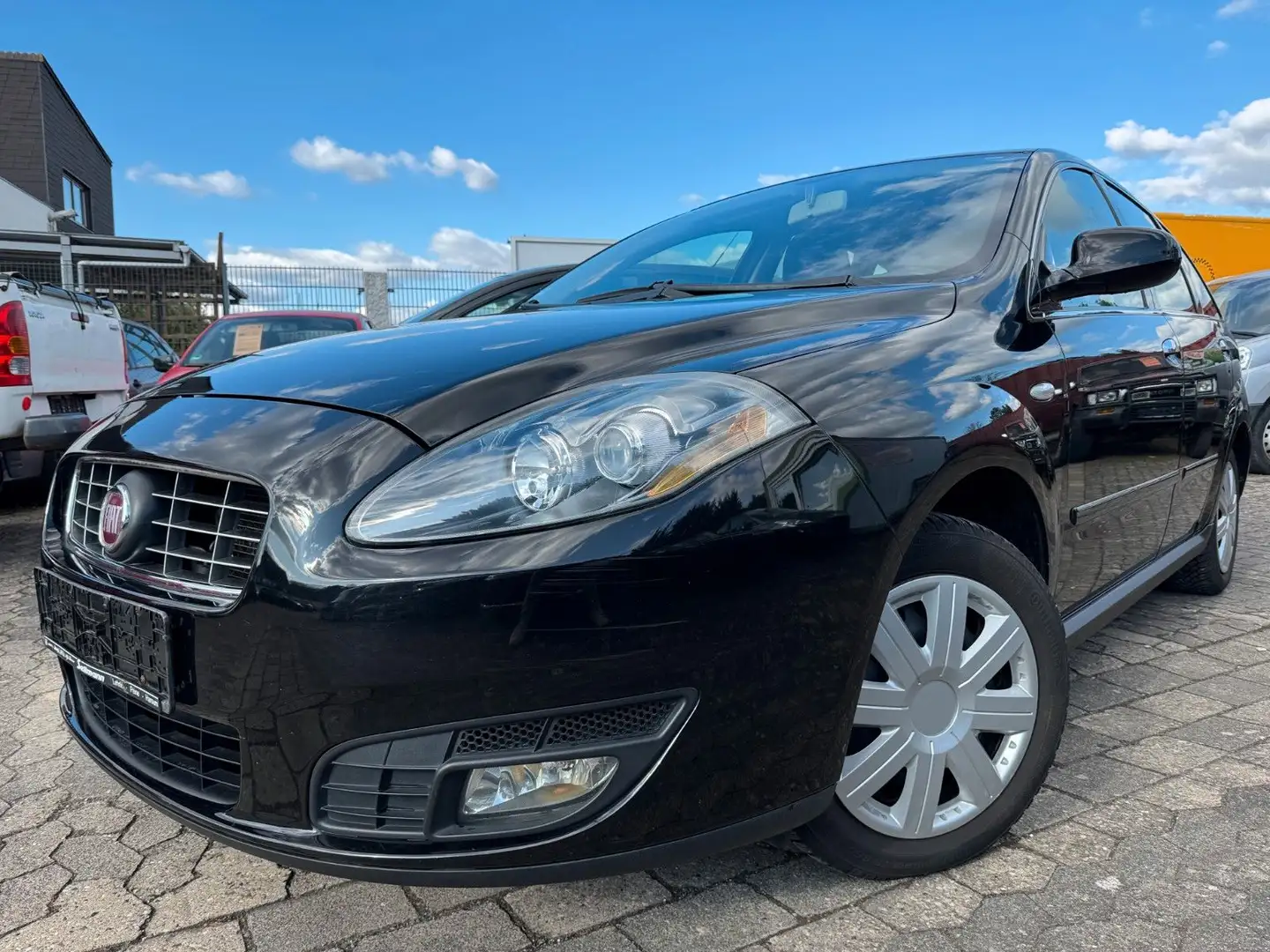 Fiat Croma 2.2 16V MPI GAZ  Dynamic,Klima.Navi,AHK Negro - 1