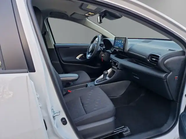 Toyota Yaris view 12