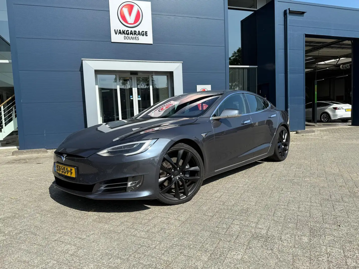 Tesla Model S 75D Base | NAP |Pano |Carbon|Autopilot en premium Grigio - 1