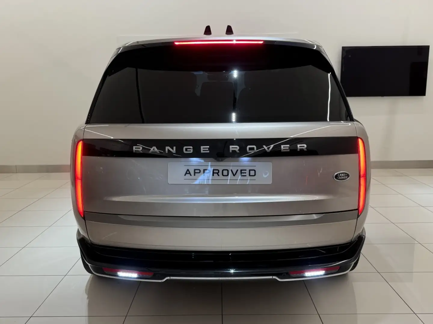 Land Rover Range Rover 3.0D I6 MHEV HSE SWB AWD Aut. 350 Beige - 2