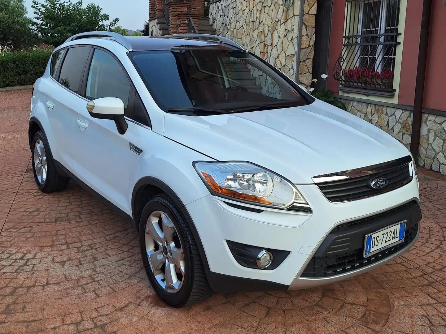 Ford Kuga Kuga I 2009 2.0 tdci Titanium 4wd 136cv dpf Alb - 1