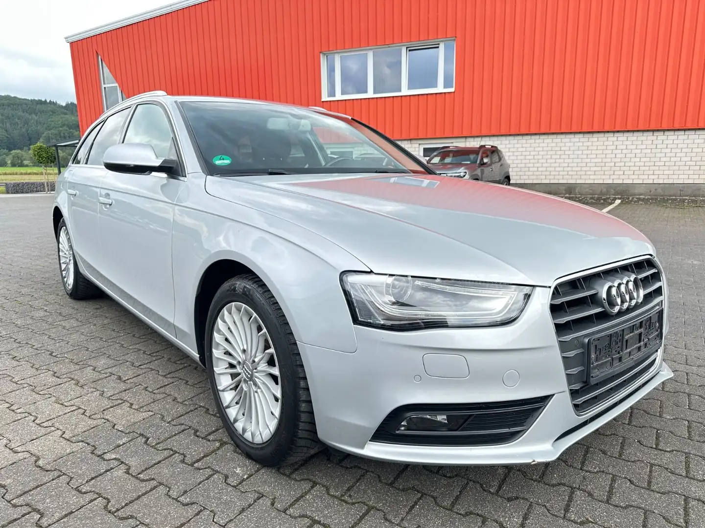 Audi A4 Avant Garantie dabei Standheizung Navi Plateado - 1