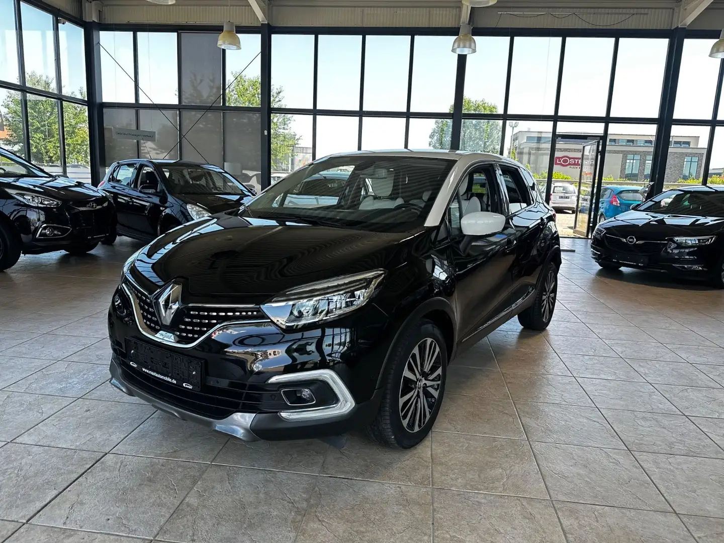 Renault Captur Initiale Paris Schwarz - 1