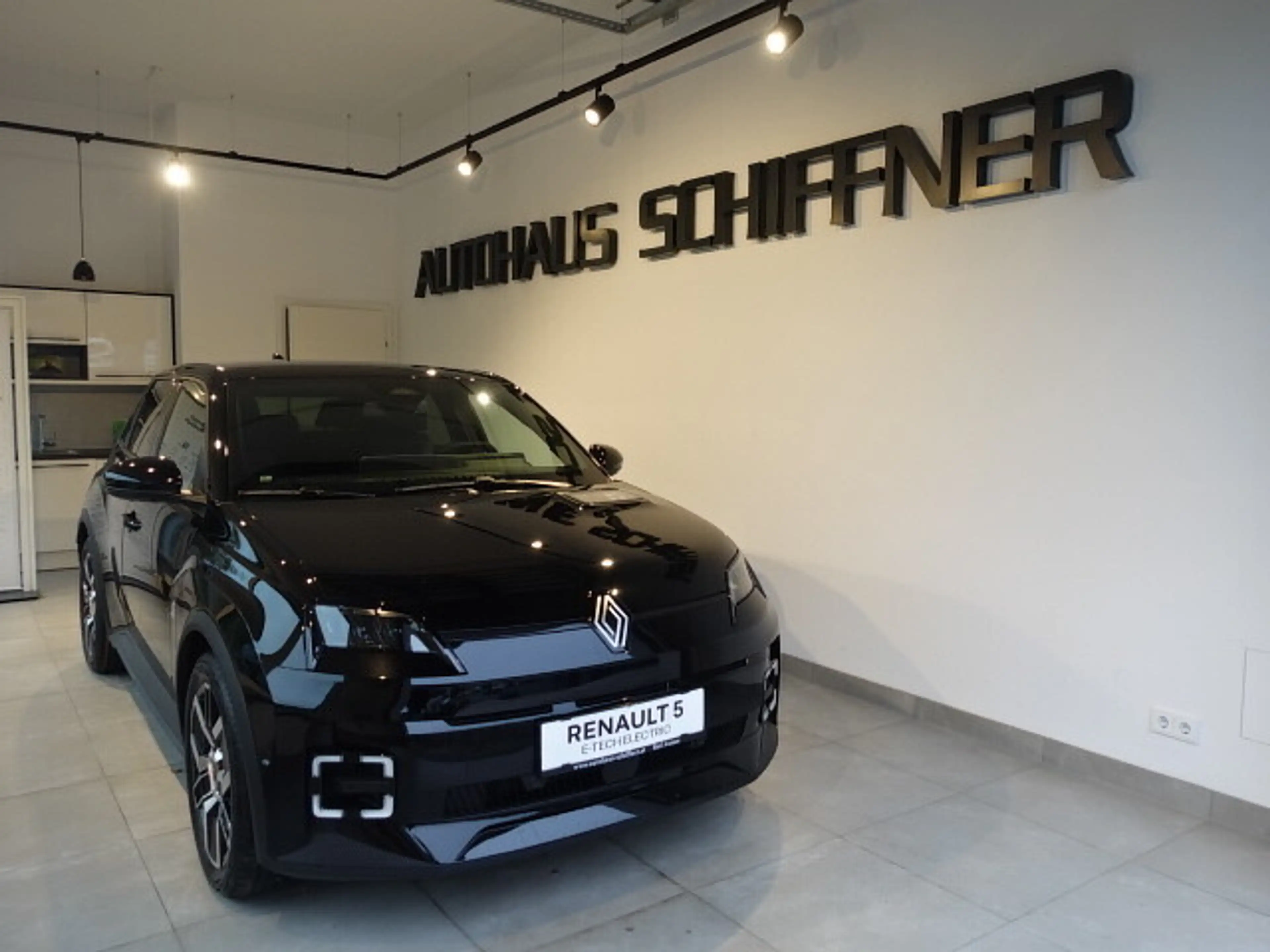 Renault R 5 R5 E-Tech 150 PS 52kWh Comfort Range Techno — photo 9