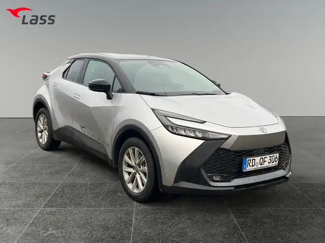 Toyota C-HR view 8