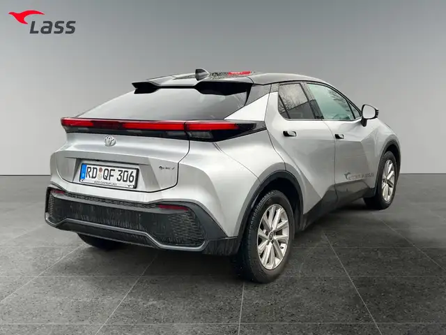 Toyota C-HR view 6