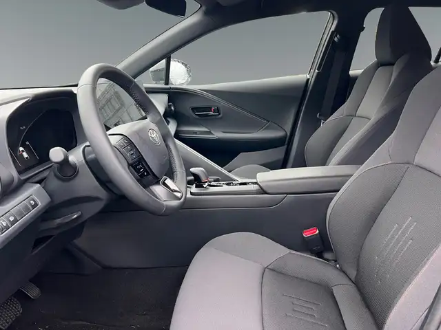 Toyota C-HR view 10