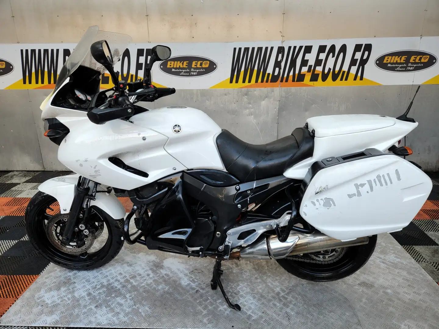 Yamaha TDM 900 Blanco - 2