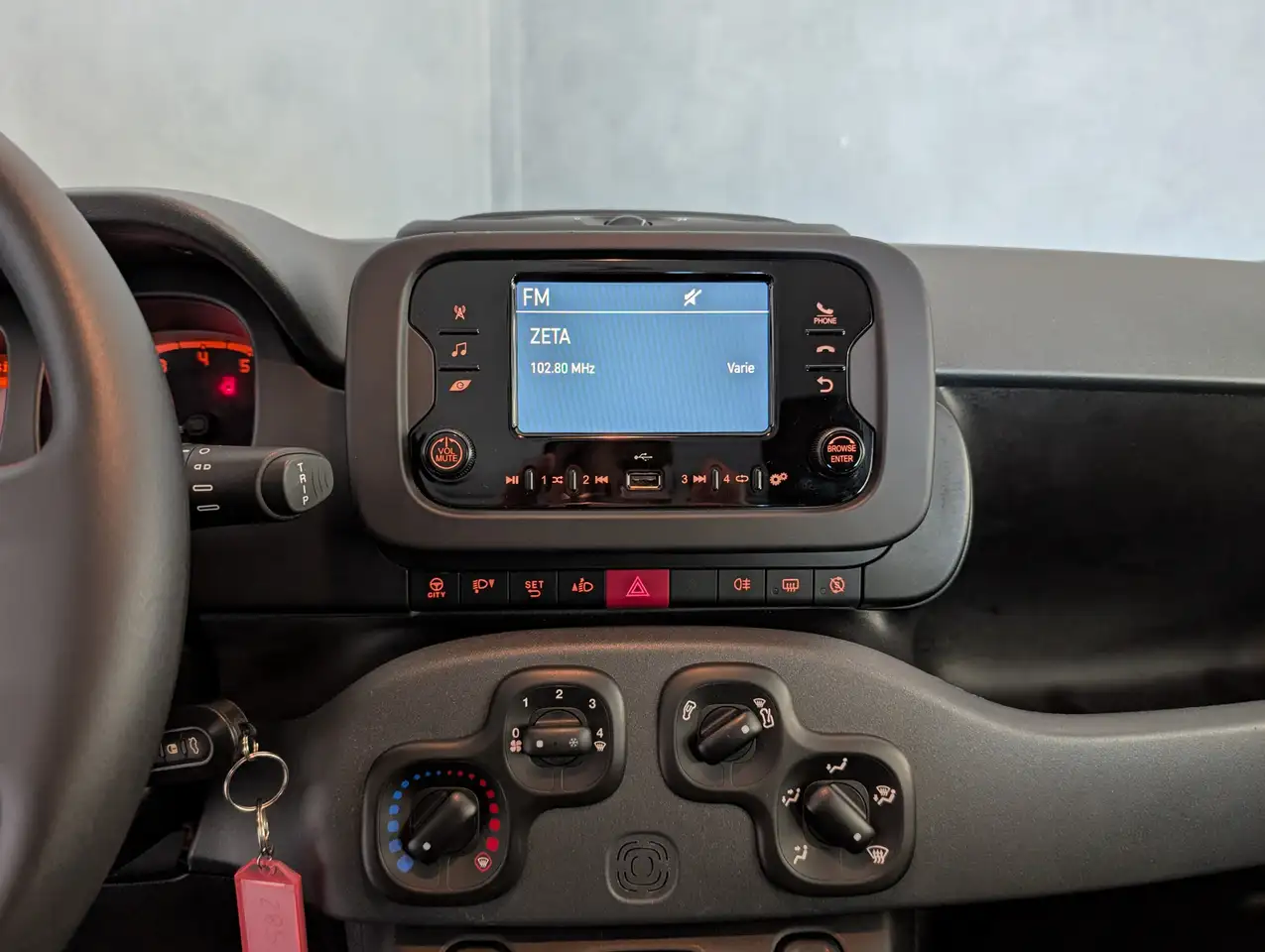 Fiat Panda 1.0 HYBRID 70CV 9