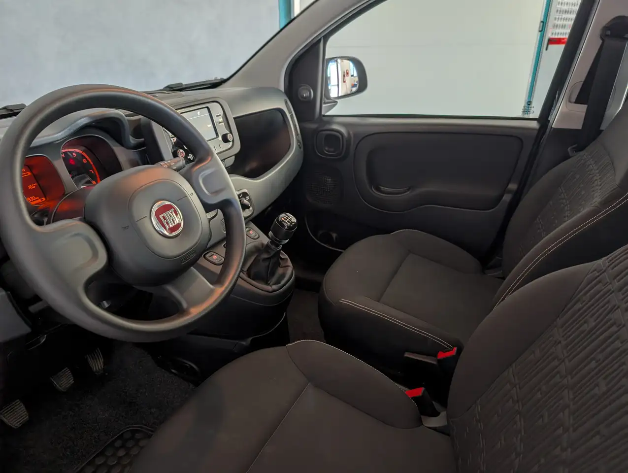 Fiat Panda 1.0 HYBRID 70CV 10
