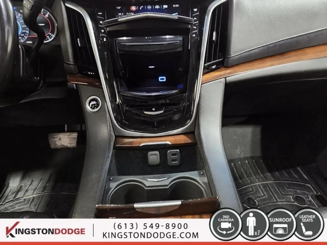 Cadillac Escalade снимка Cadillac Escalade
