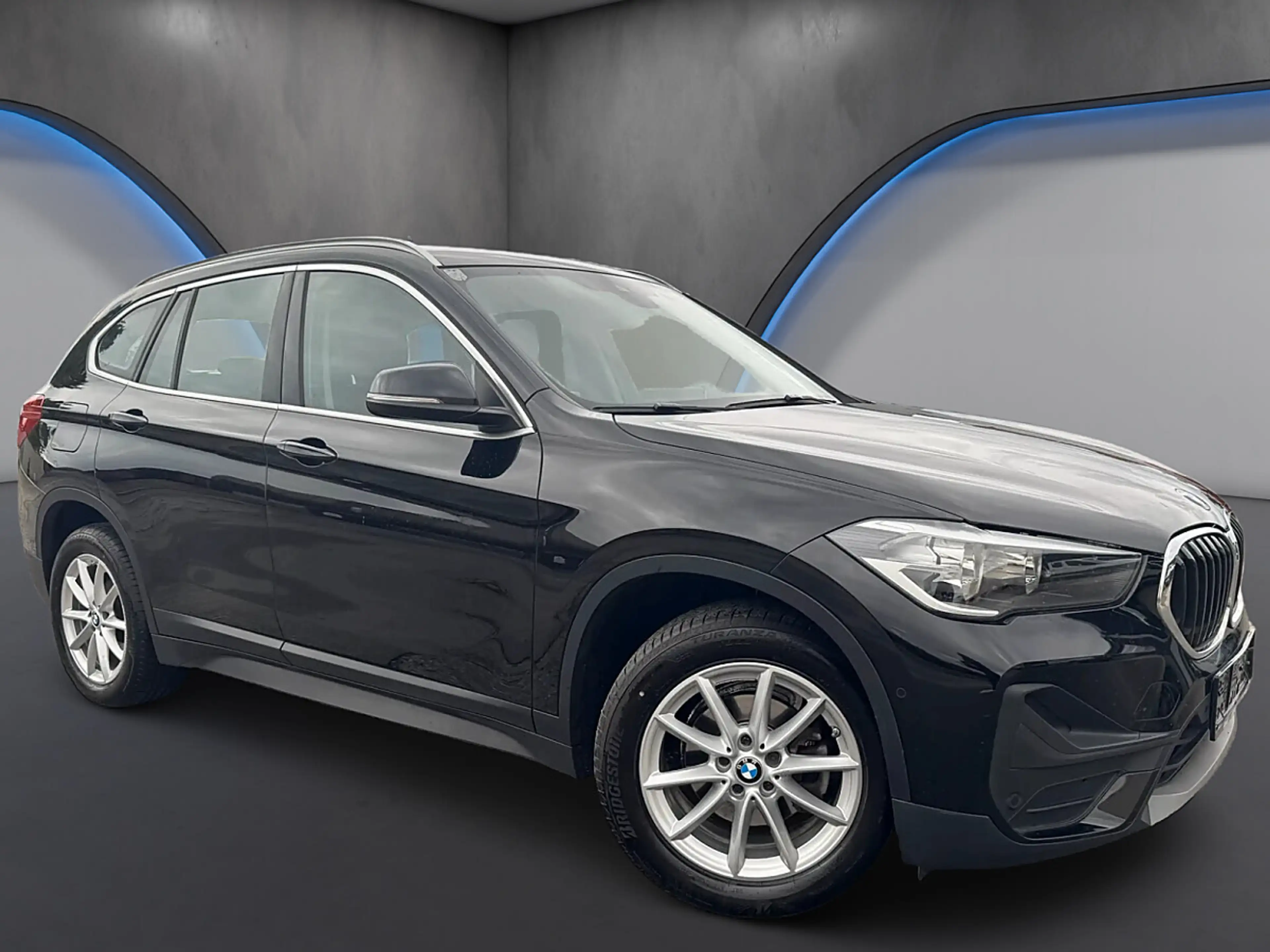 BMW X1 sDrive16d Aut.*Sportsitze*HeadUp*Kamera*Sitzh.* — photo 4