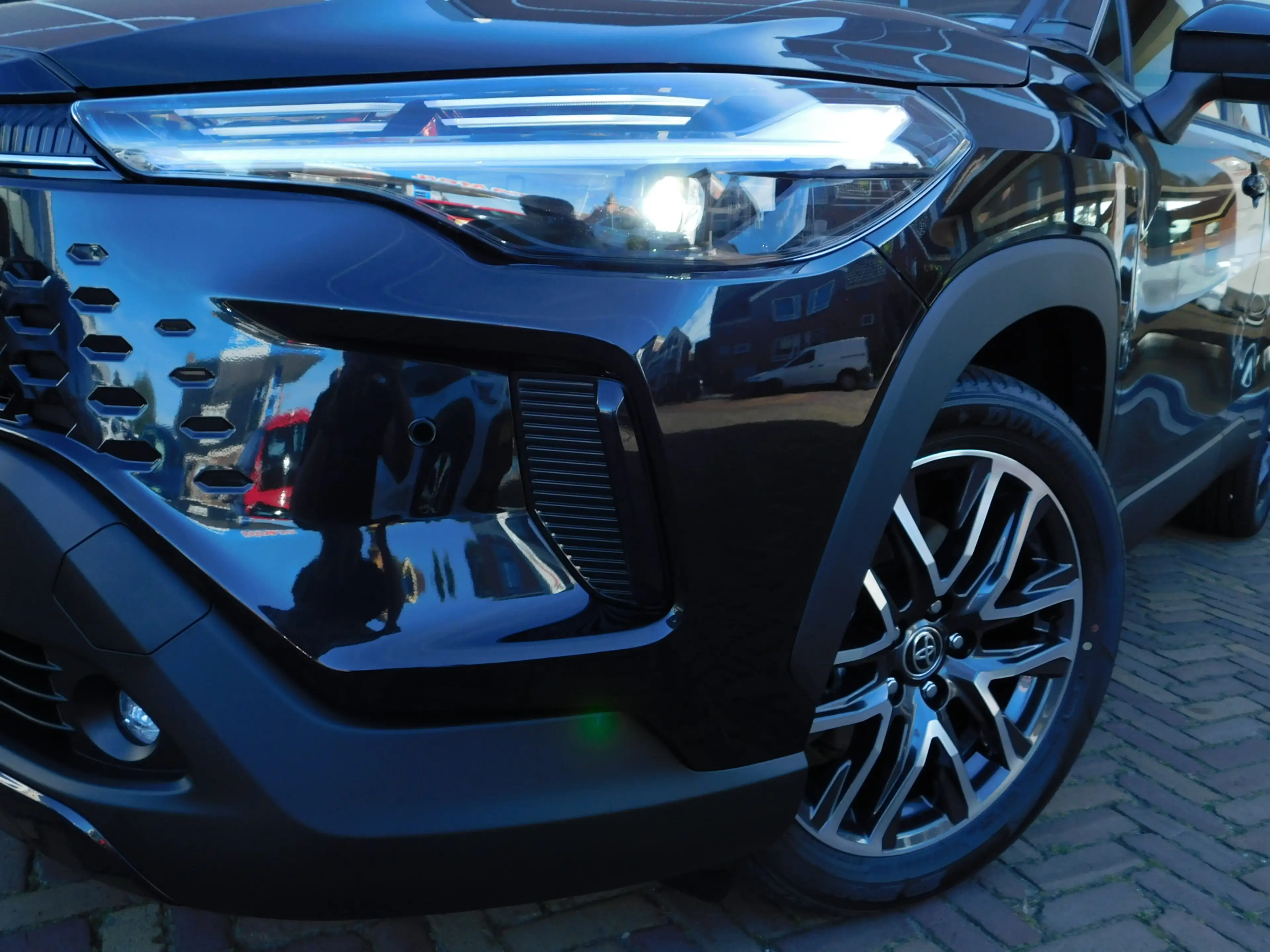 Toyota Corolla Cross Hybrid 180 Dynamic — photo 2