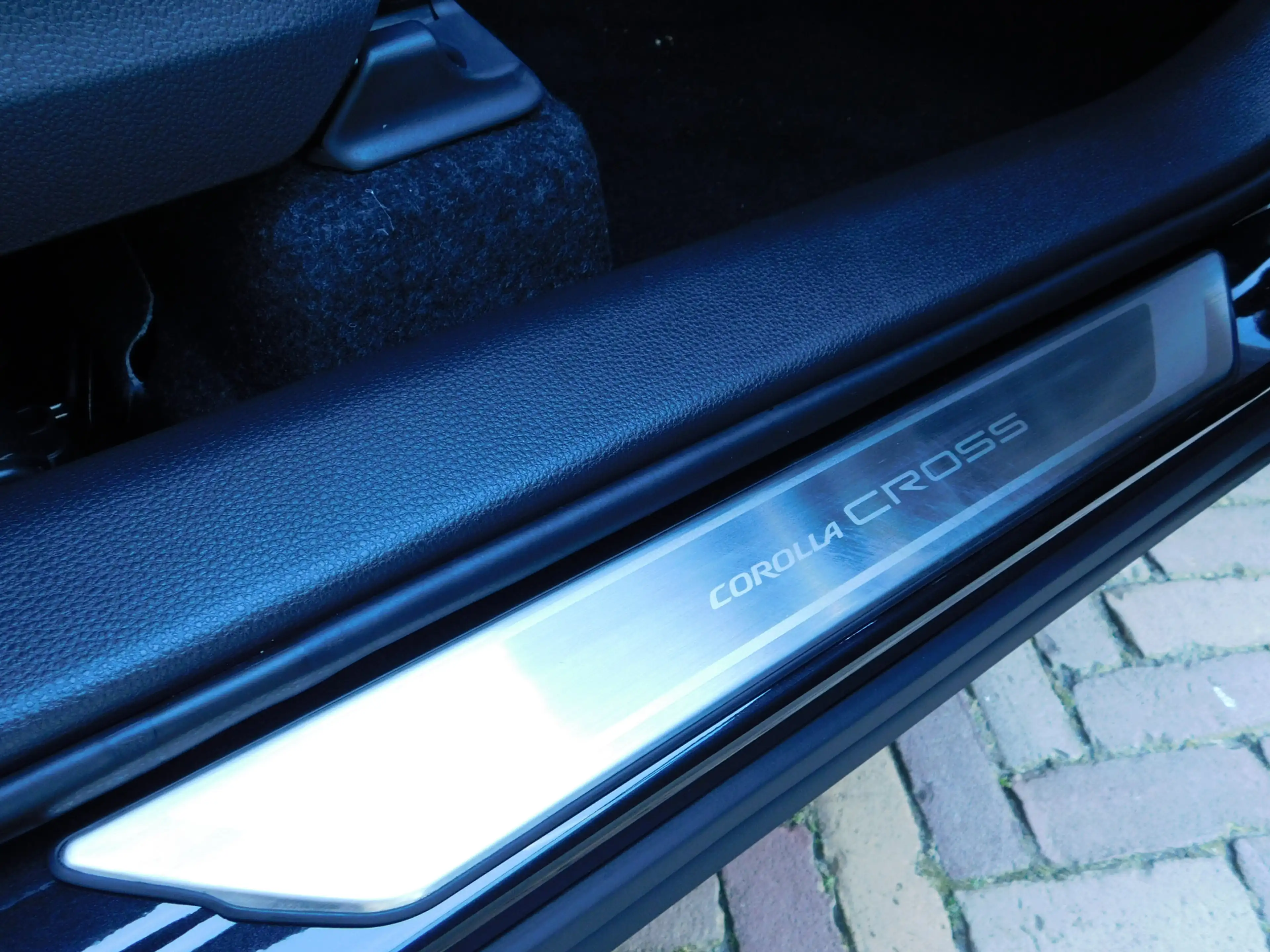 Toyota Corolla Cross Hybrid 180 Dynamic — photo 18