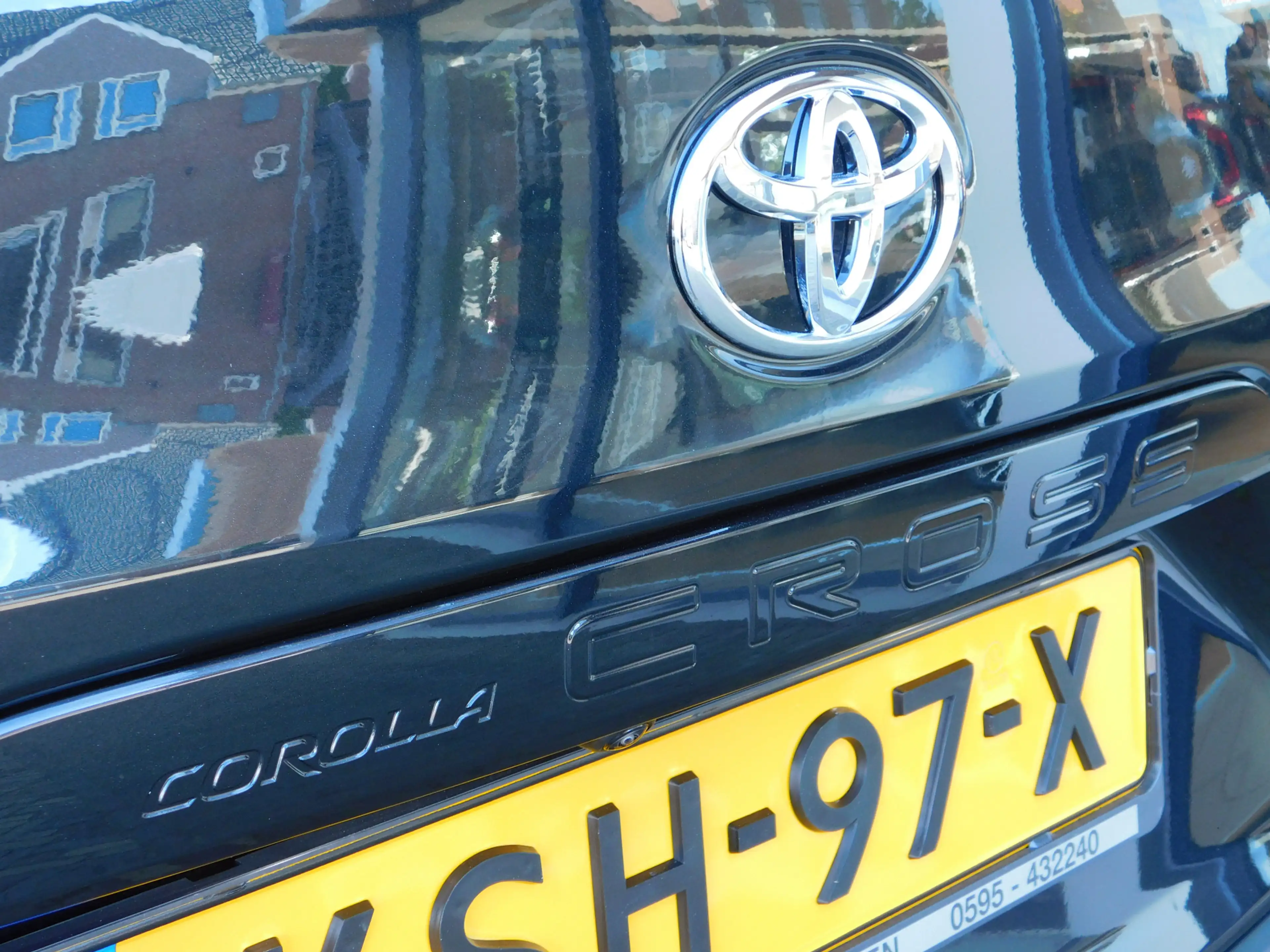 Toyota Corolla Cross Hybrid 180 Dynamic — photo 32