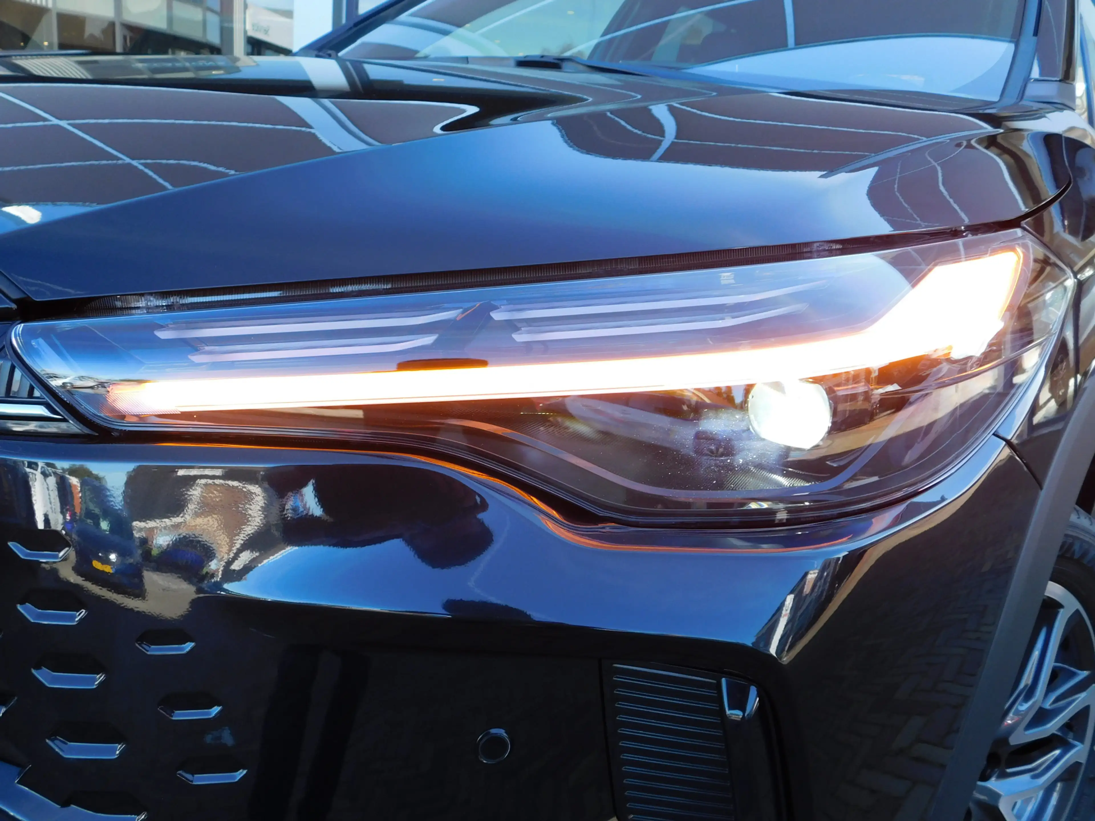 Toyota Corolla Cross Hybrid 180 Dynamic — photo 4
