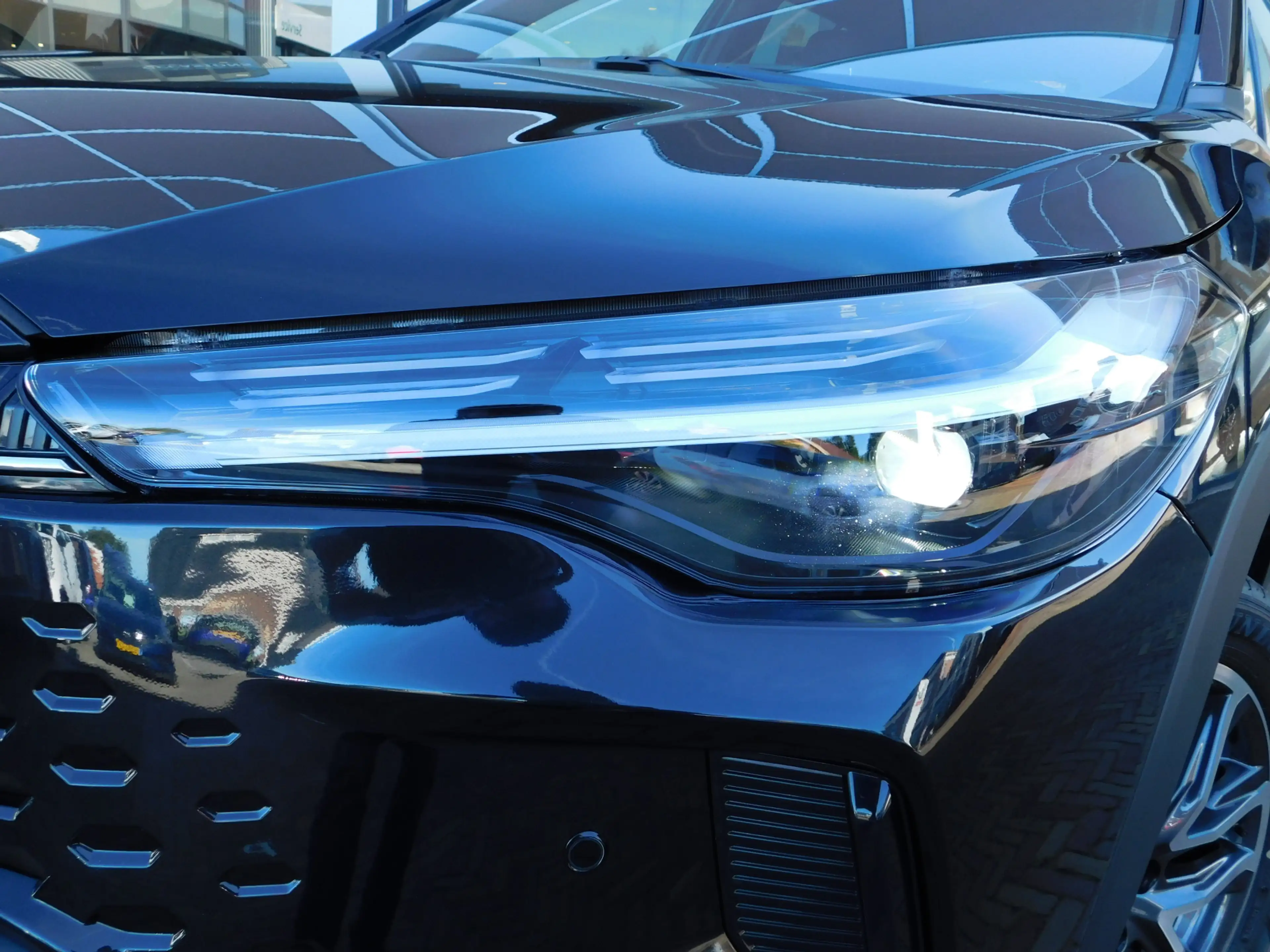 Toyota Corolla Cross Hybrid 180 Dynamic — photo 3