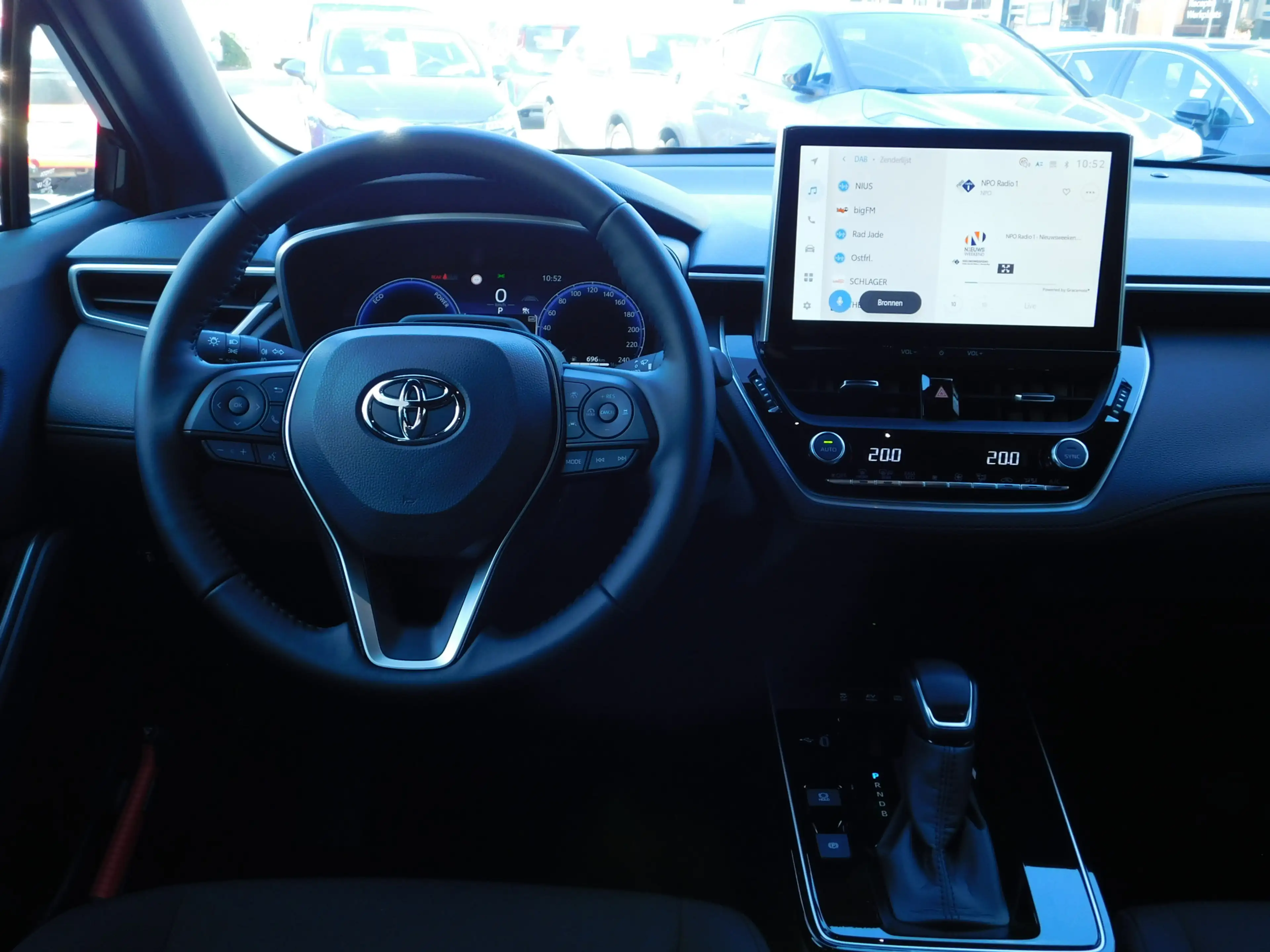 Toyota Corolla Cross Hybrid 180 Dynamic — photo 12