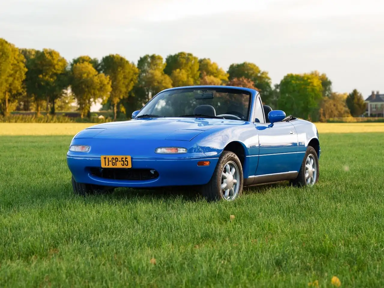 Mazda MX-5 1.6i-16V, foto 1
