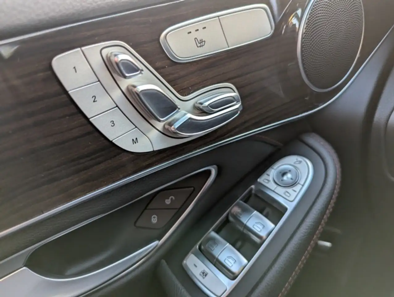 Mercedes-Benz GLC снимка Mercedes-Benz GLC