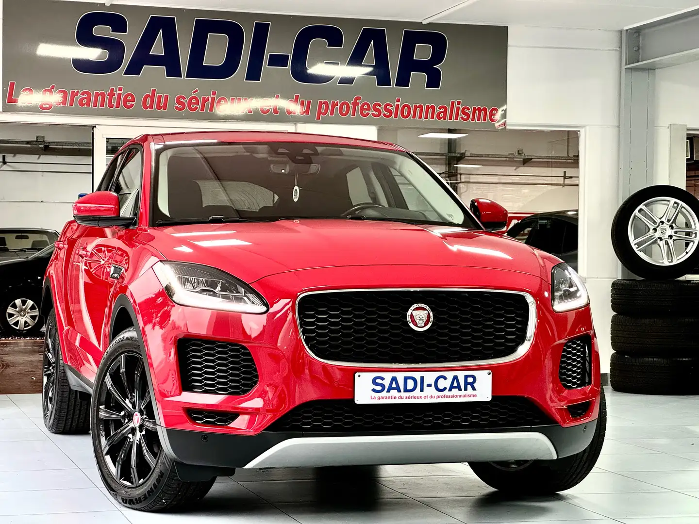 Jaguar E-Pace D150 - 2.0 D 150cv PACKSPORT Rouge - 1