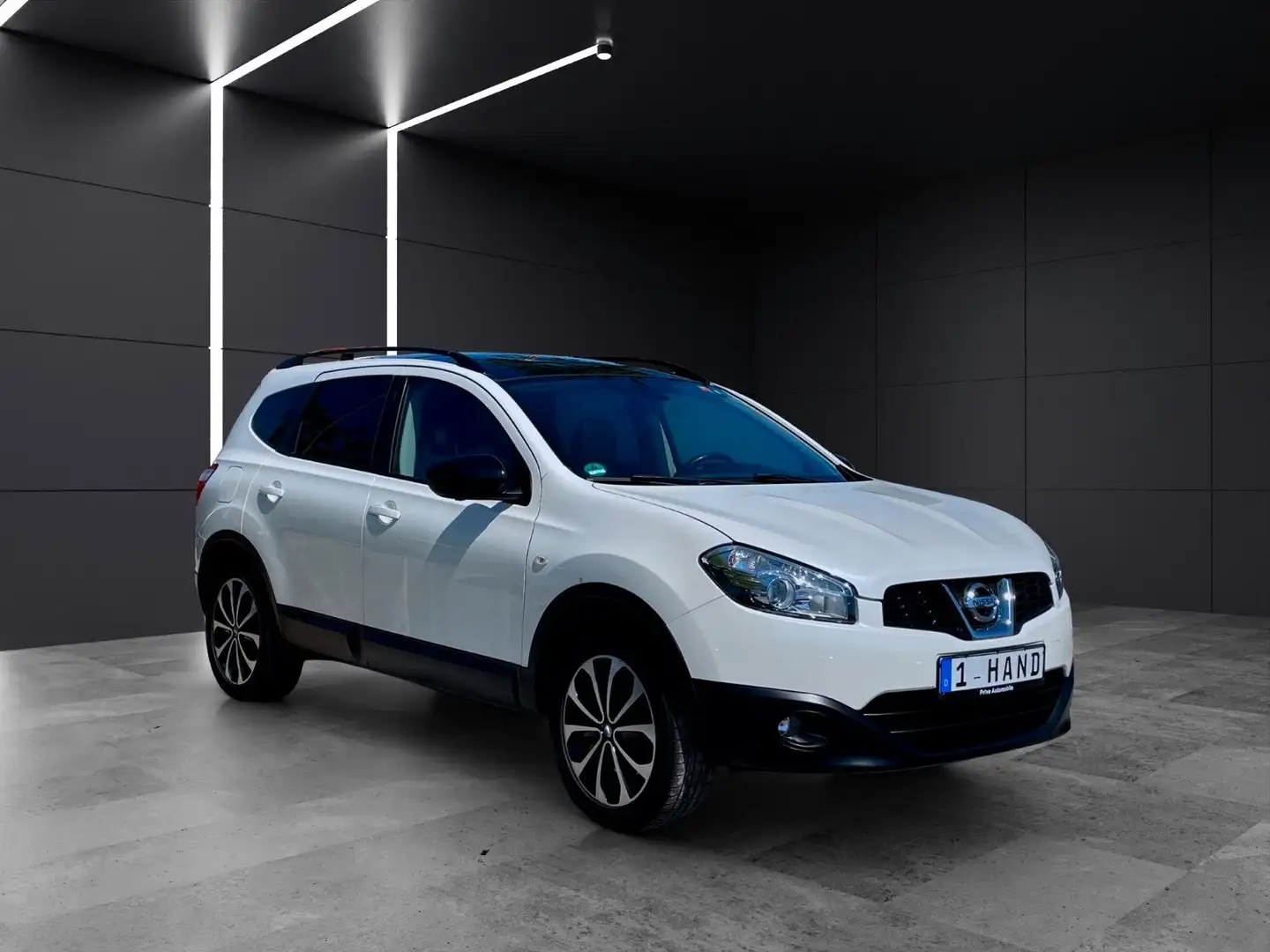 Nissan Qashqai +2 360 4X4 1.Hand~AHK 2300 KG !~Pano Weiß - 1