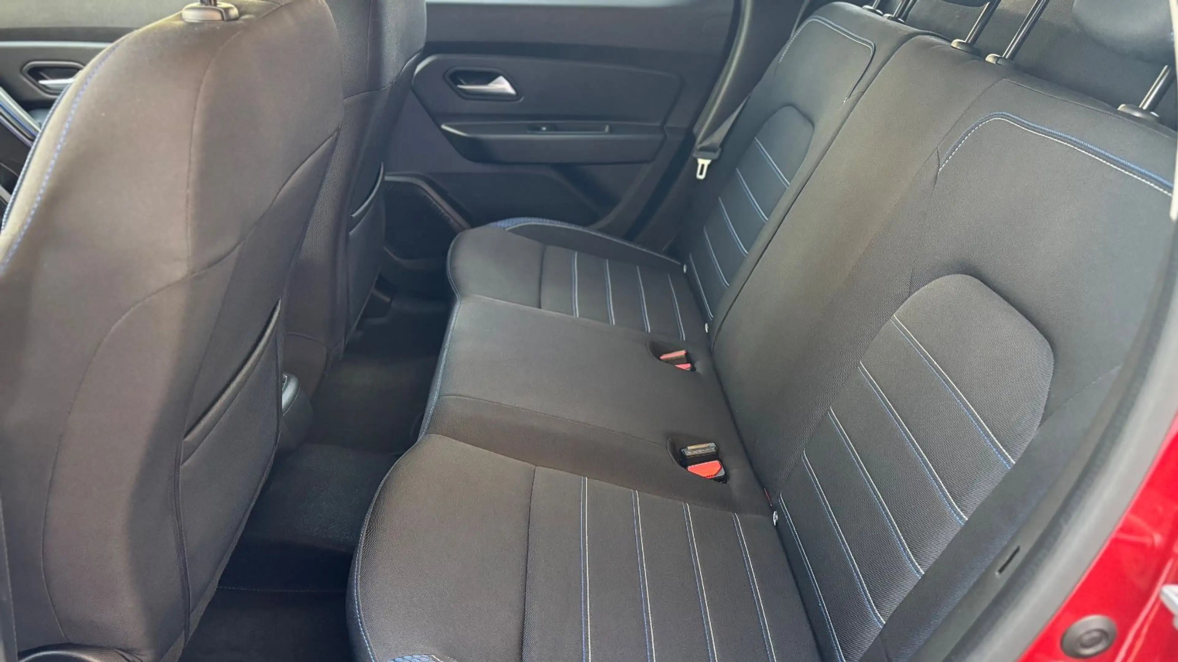 Dacia Duster II Celebration 1.5 dci / Kamera/ SHZ — photo 13