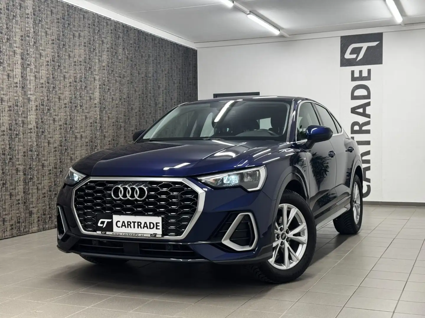 Audi Q3 Sportback 35 2.0 TDI S line Blau - 1