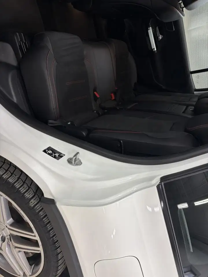 Mercedes-Benz GLB снимка Mercedes-Benz GLB