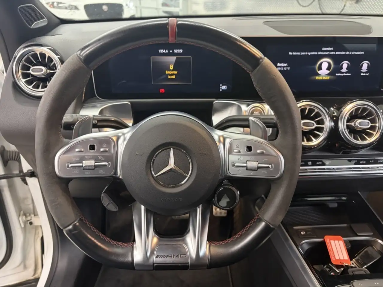 Mercedes-Benz GLB снимка Mercedes-Benz GLB