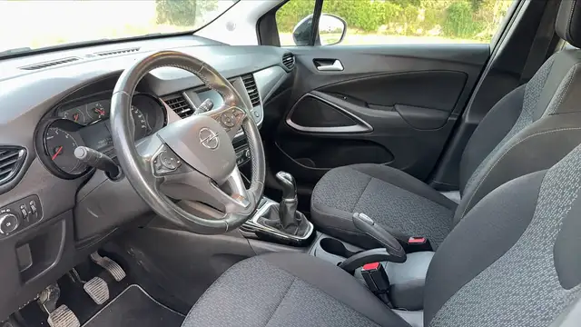 Opel Crossland view 8