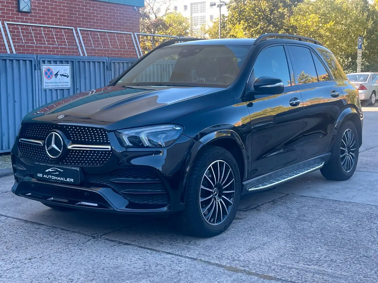 Mercedes-Benz GLE 450 4Matic AMG NIGHT BURMESTER PANO Schwarz - 2