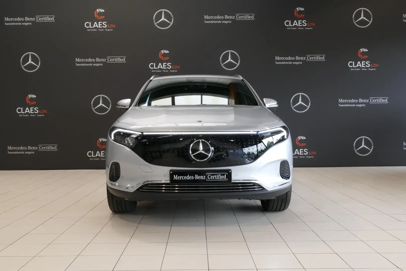 Mercedes-Benz EQA 300 4MATIC DOS 7516 Plateado - 2