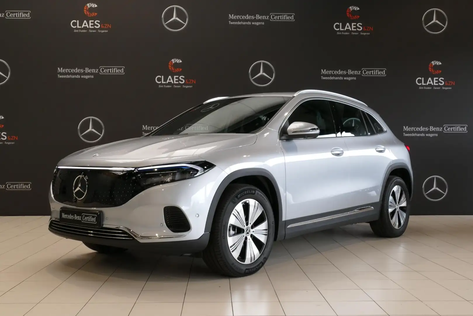 Mercedes-Benz EQA 300 4MATIC DOS 7516 Plateado - 1