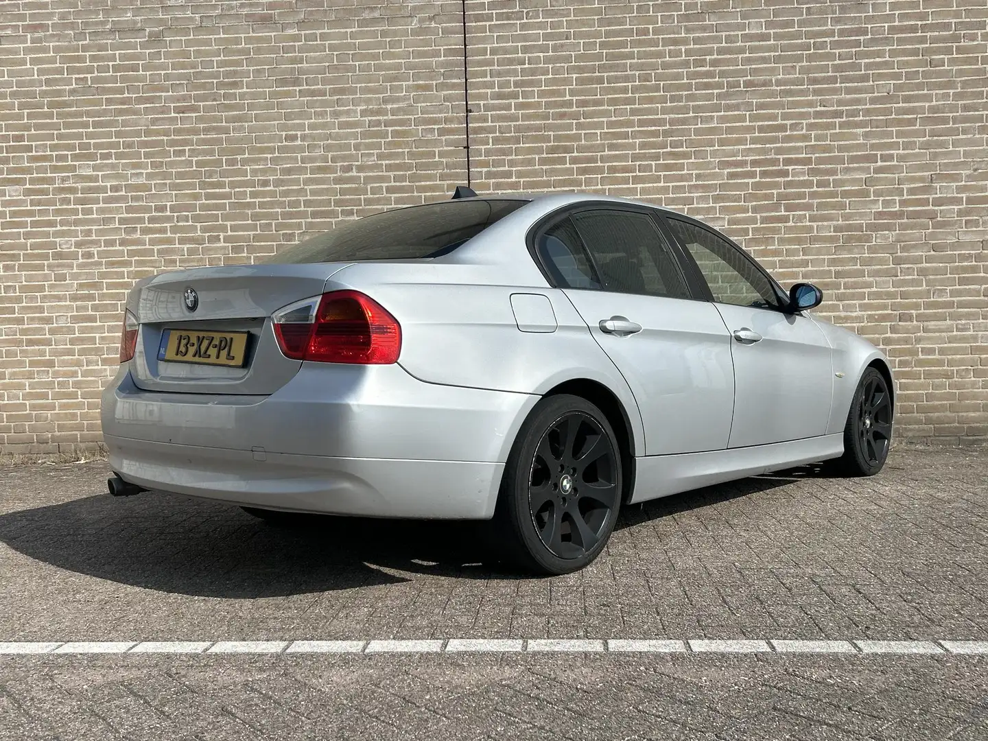 BMW 320 3-serie 320i | Airco | Multi-Stuur | Grijs - 2