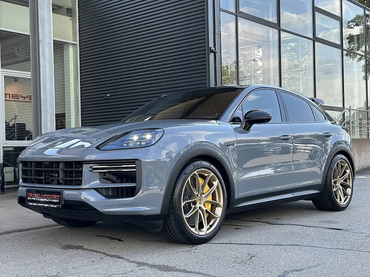 Porsche Cayenne Coupe III Turbo E-Hybrid Turbo GT Paket Gris - 2