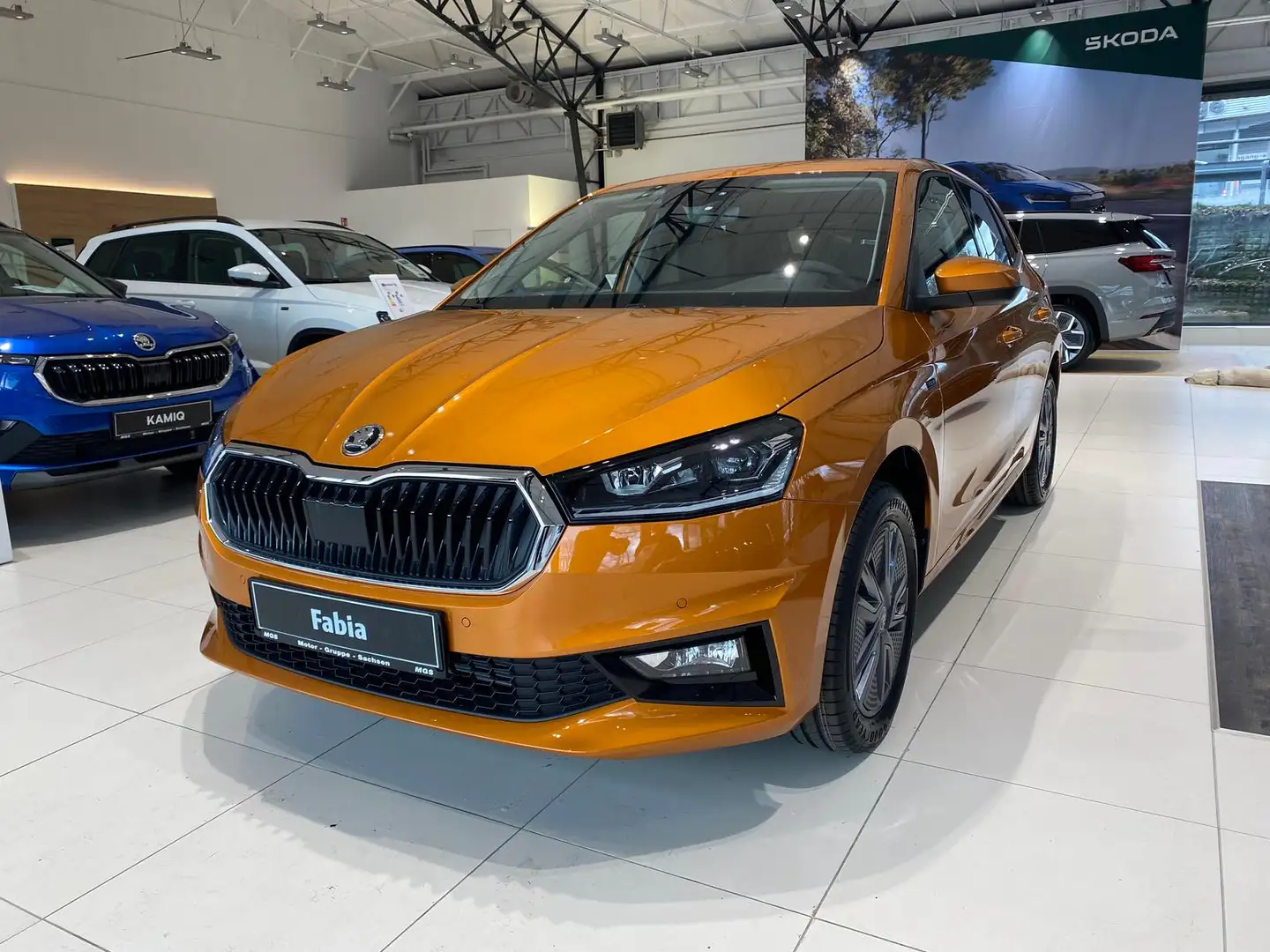Skoda Fabia 1.0 TSI DSG Tour Orange - 2