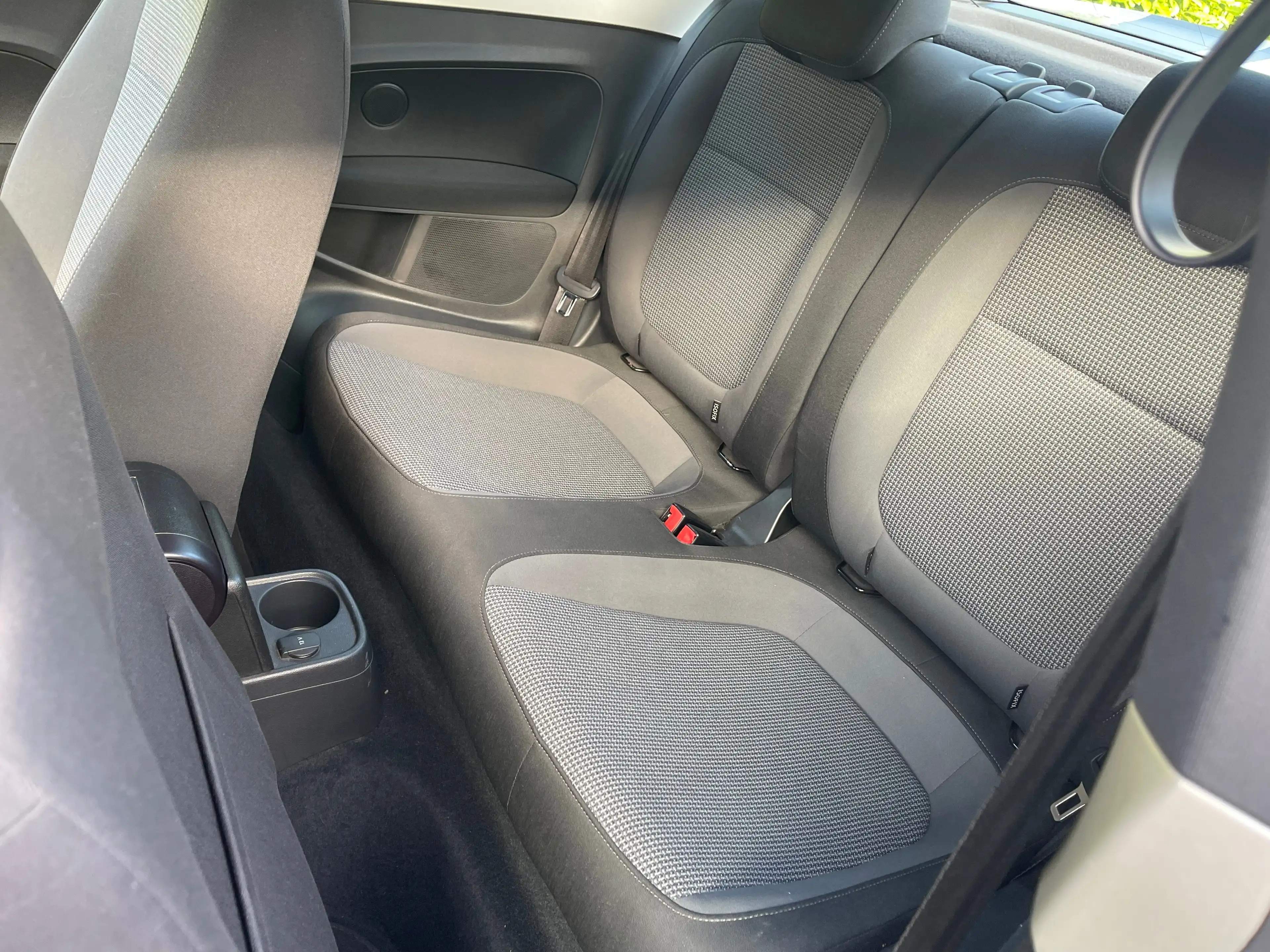 Volkswagen Beetle Beetle 1.6 CR TDi Design BMT — photo 10