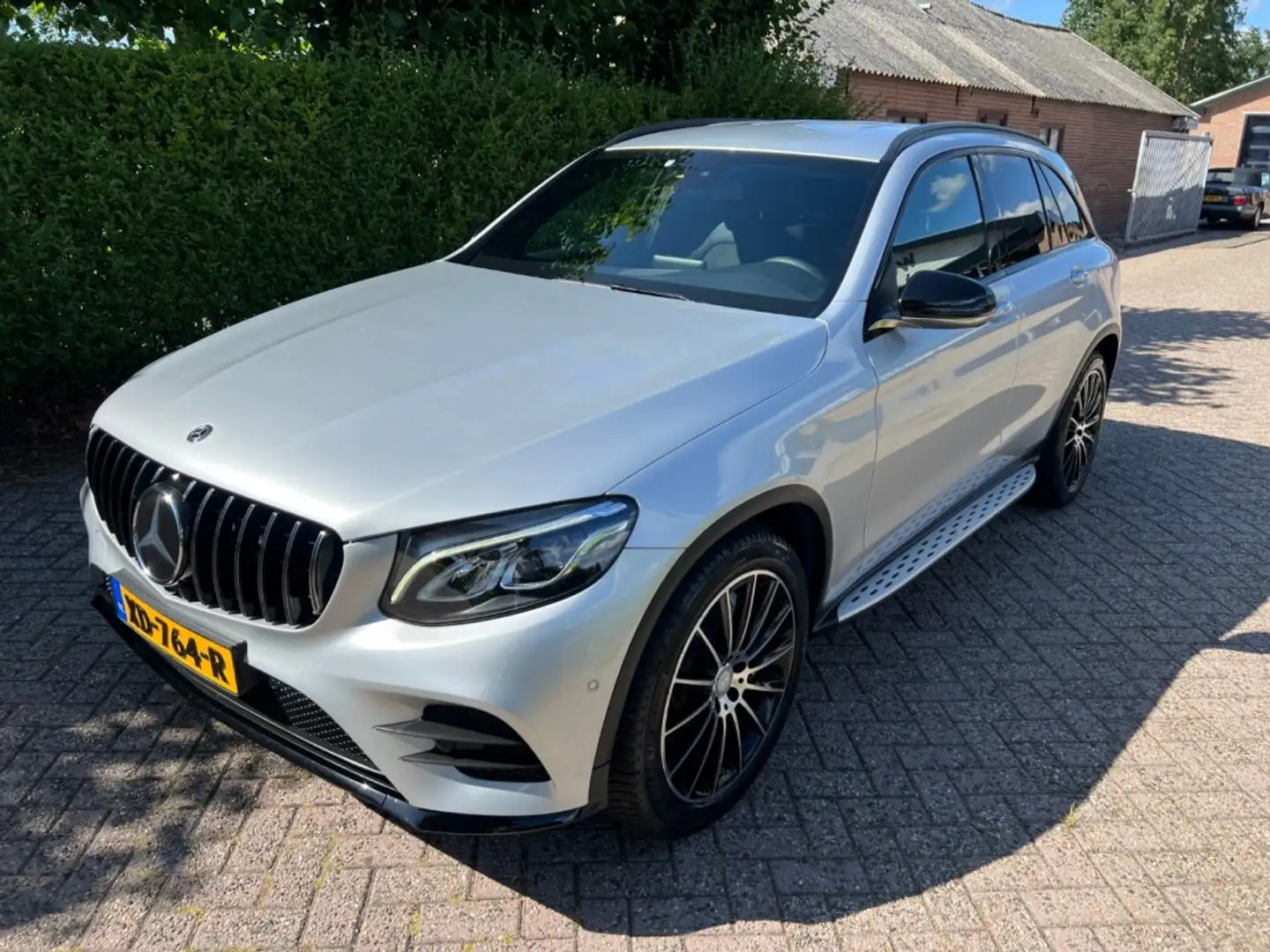 Mercedes-Benz GLC 250 GLC 250 4-Matic AMG int ext, Night apkket Grijs - 2