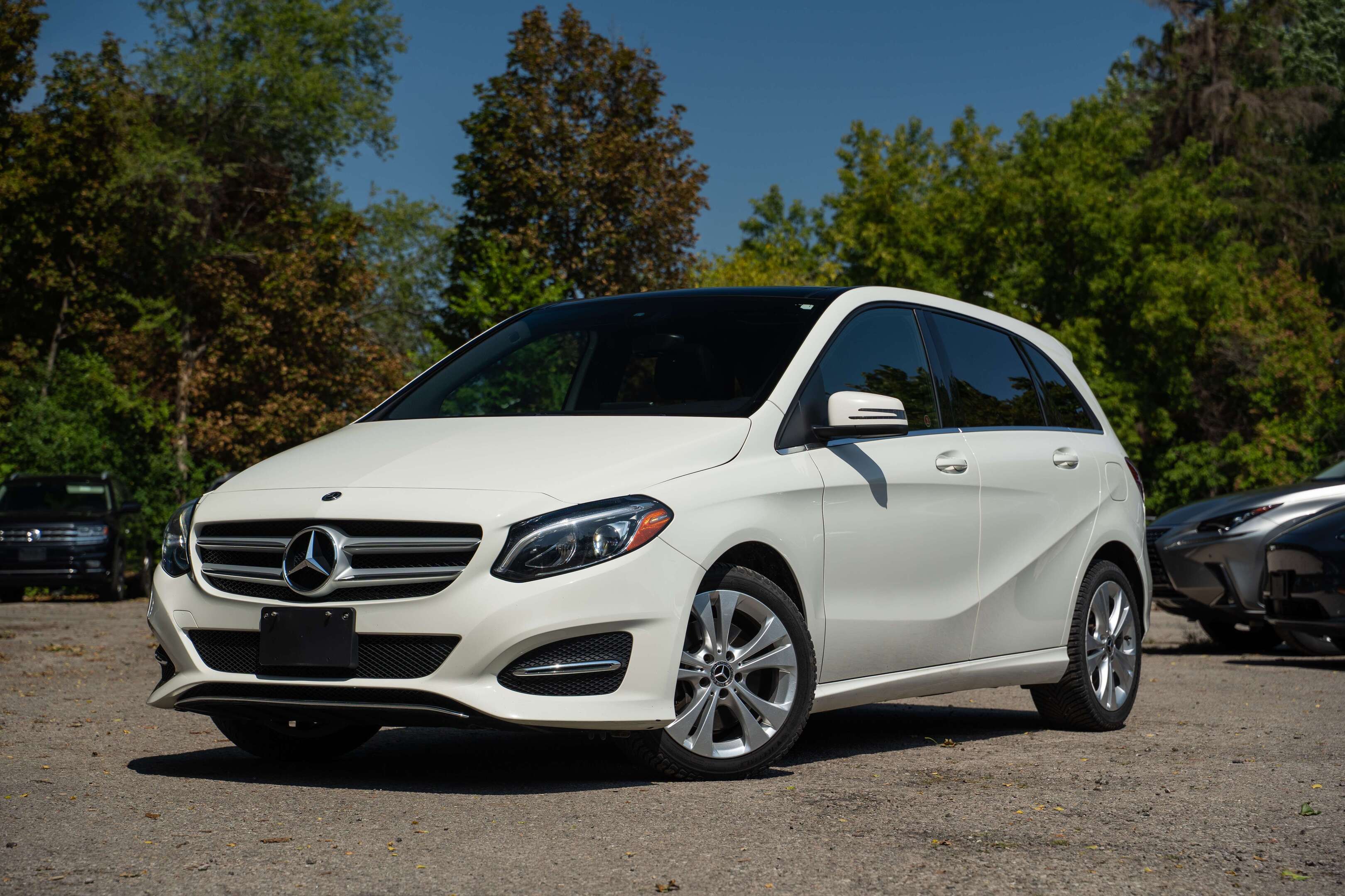 2018 Mercedes-Benz B-Class 4Matic|NoAccident|Avantgrade|Pano|Carplay|Navi|BSM — снимка 1