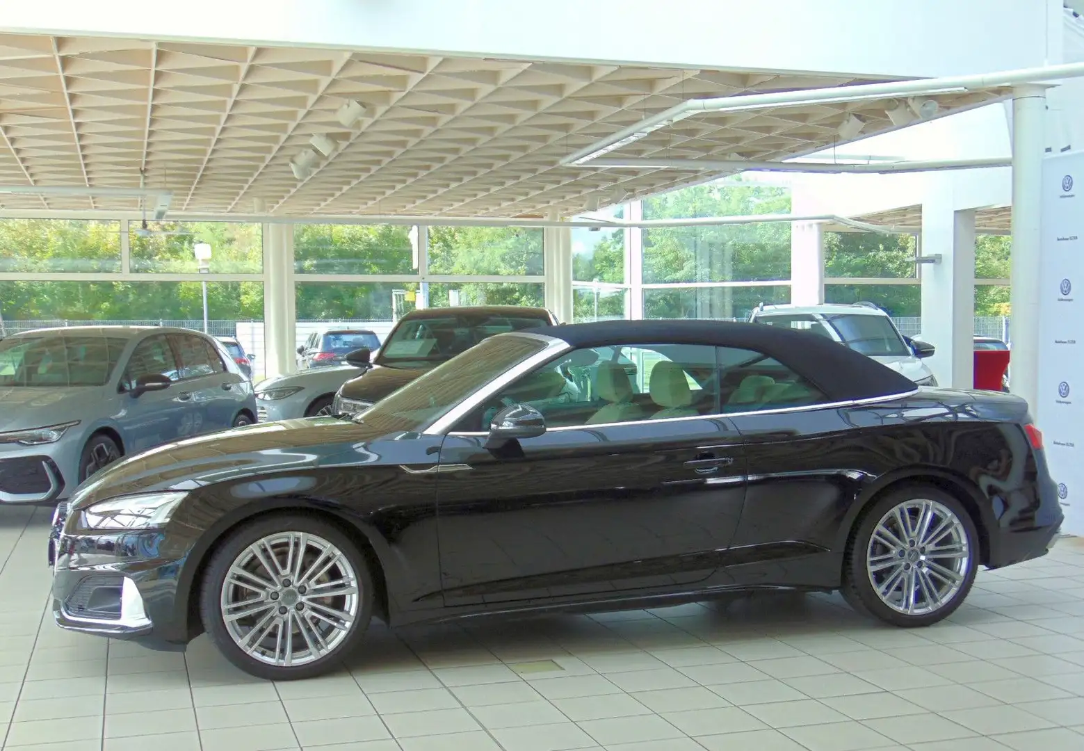 Audi A5 Cabriolet Advanced 40 TFSI S tronic MATRIX-SW Schwarz - 1