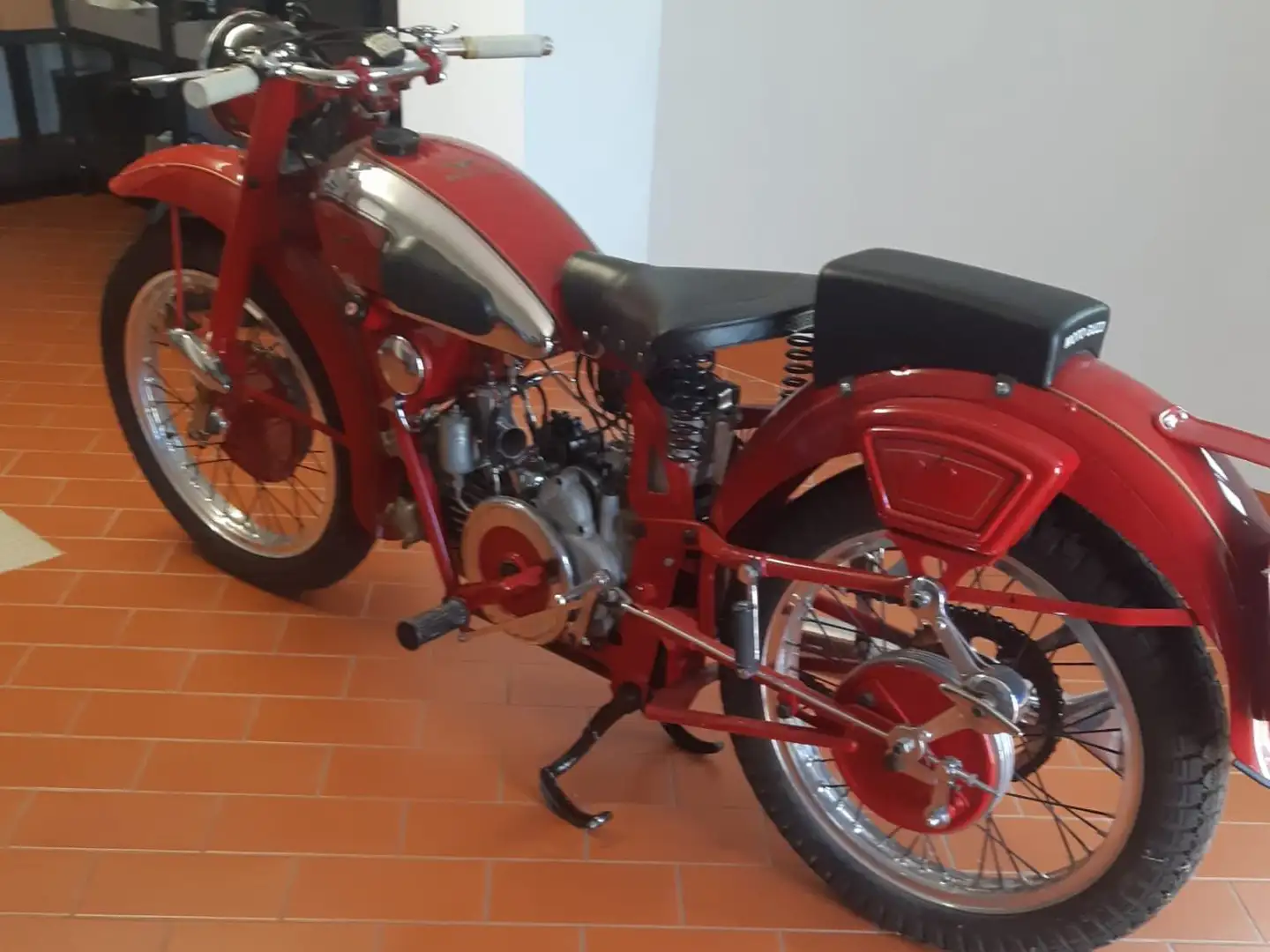 Moto Guzzi Airone Airone sport 250 cc Rouge - 1