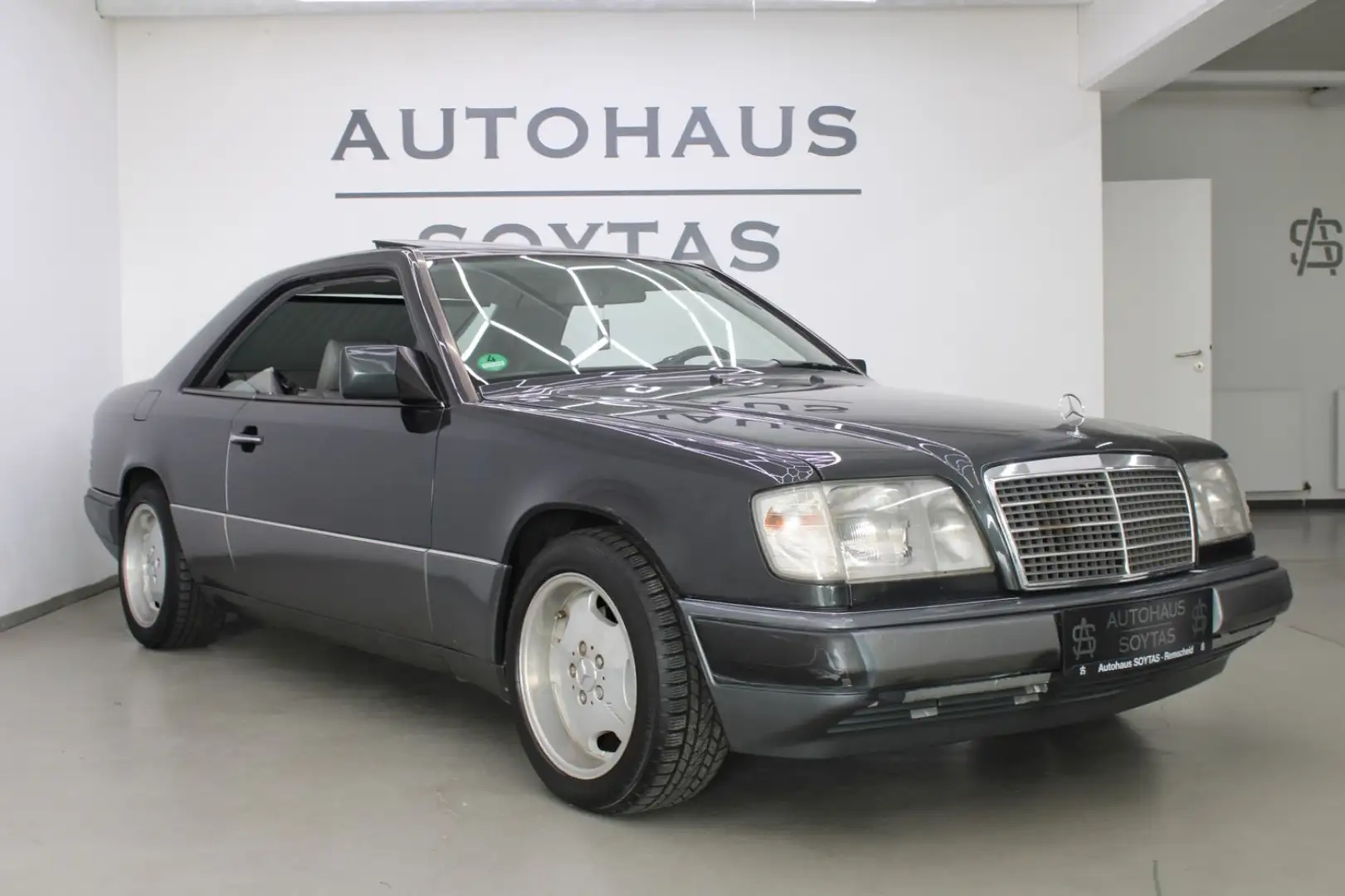 Mercedes-Benz CE 220 *1.Hand *Deutsch *Automatik *Lorinser16'' Negro - 2