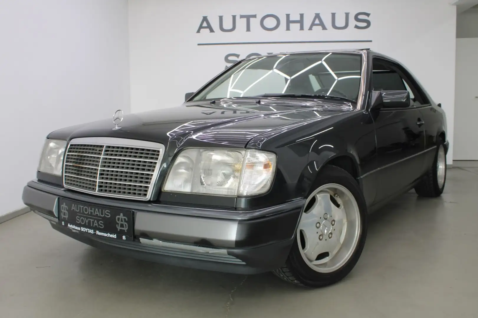 Mercedes-Benz CE 220 *1.Hand *Deutsch *Automatik *Lorinser16'' Negro - 1